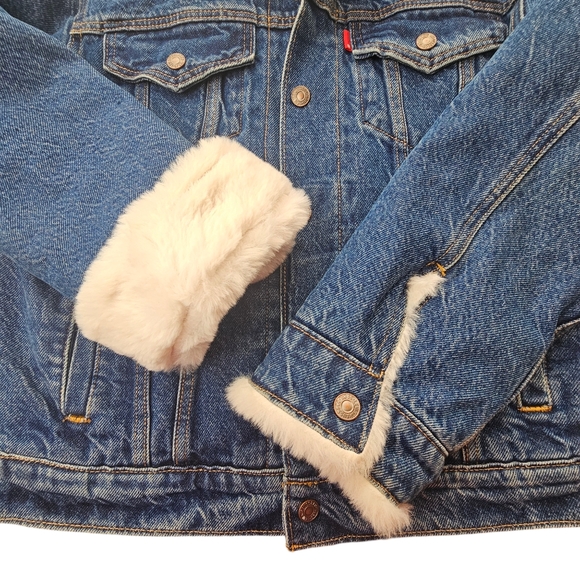 LEVI’S Women's Ex-Boyfriend Faux Fur Trim Denim Trucker Jacket Size S - Picture 12 of 14
